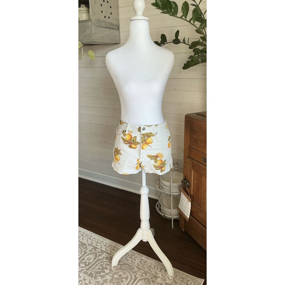 Forever 21 Womens Chino Shorts Lemon Print Stretch High Rise Size 26 (XS-S)
